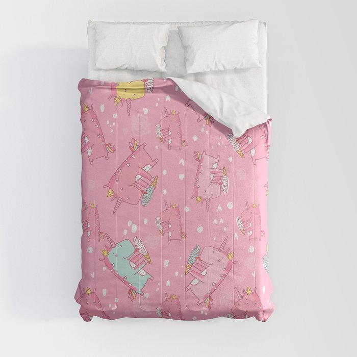 Pink unicorn pattern Comforters by natacia